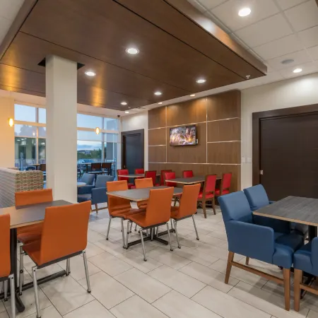 Holiday Inn Express & Suites SAN MARCOS SOUTH by IHG