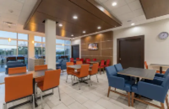 Holiday Inn Express & Suites SAN MARCOS SOUTH by IHG