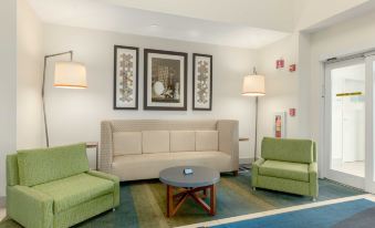 Holiday Inn Express & Suites Binghamton University-Vestal