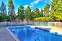 Econo Lodge Hotels in Downers Grove Township