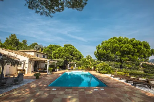 Villa with Spa, Pool and View of St Tropez's Gulf