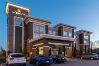 La Quinta Inn & Suites by Wyndham Forsyth Hotels in Forsyth