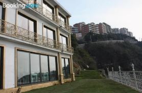 Bab-I Zer Hotel