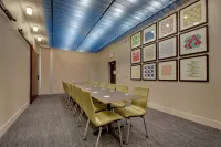 Holiday Inn Express & Suites Mount Vernon Hotels in Mount Vernon