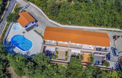 Outdoor Swimming Pool Nice Home in Liznjan with Wifi and 2 Bedrooms Photo