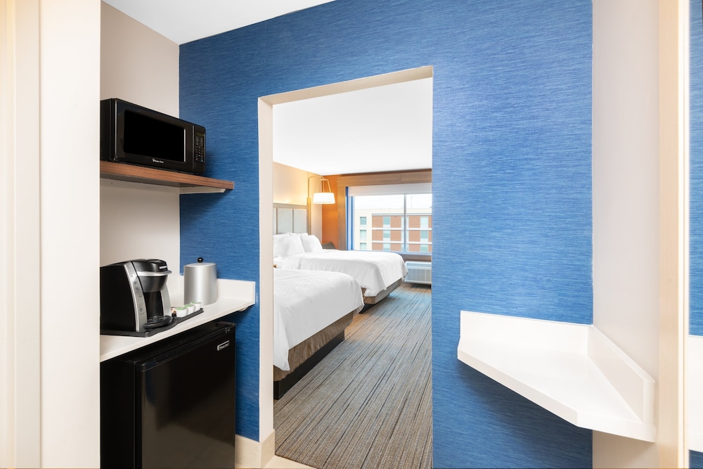 Holiday Inn Express & Suites Phoenix - Airport North, an Ihg Hotel