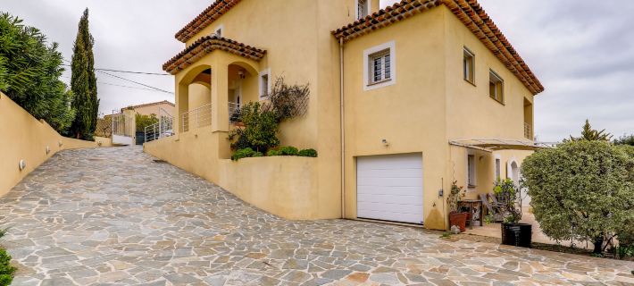 Le Corelly Hotels in Frejus
