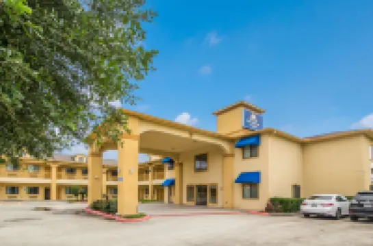 Americas Best Value Inn and Suites Tomball