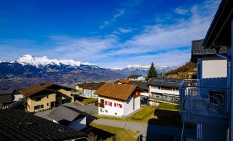 Modern and Cosy 5 Rooms Penthouse with Stunning View