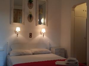 Bedroom Two Steps from Agia Marina Beach