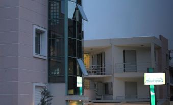 Amaryllis Hotel Apartments