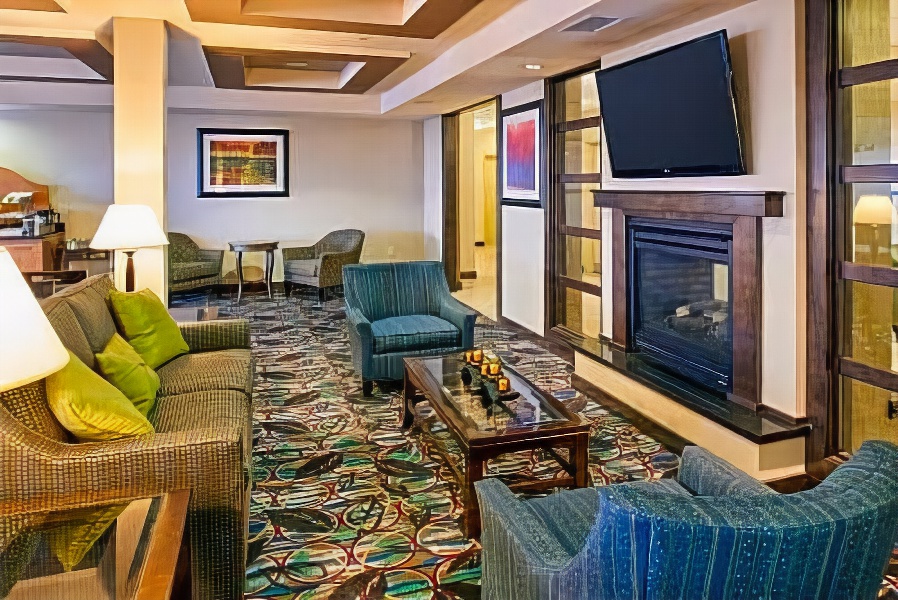 Holiday Inn Express & Suites El Paso Airport, an Ihg Hotel