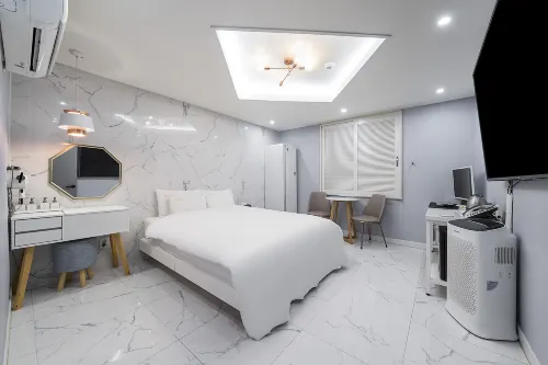 Gwangju Daein-Dong Hotel Haru - 2 ดาว