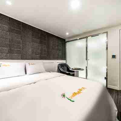 Suwon (Seryu Station) Sunflower Rooms