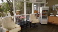 Country Motor Inn - parking
