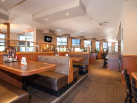 Sandman Hotel Oakville Hotels in Oakville