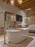 Live Aqua Urban Resort San Miguel de Allende - Bathtub