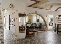 Polikandia Hotel