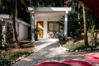 Casa del Pavo Real Boutique Hotel Hotels near La Casa del Artista, Palomino