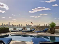 ModernHaus SoHo - Rooftop Pools