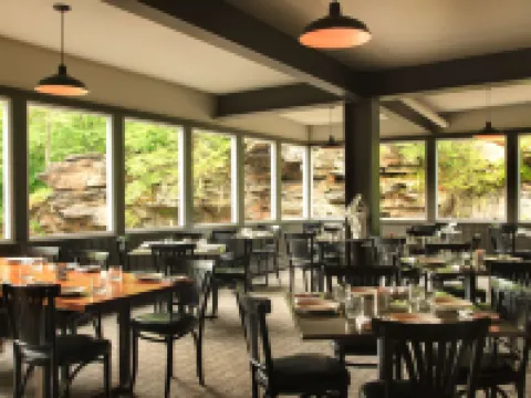 Ledges Hotel Hotels in Wayne County
