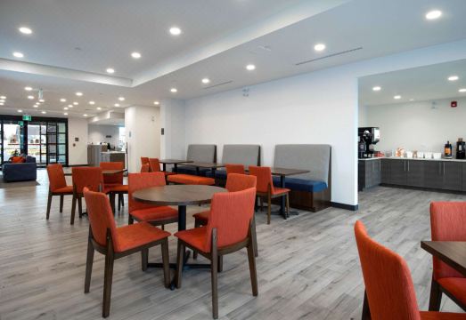 Carlton Holiday Hotel & Suites Over view