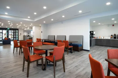 Comfort Inn & Suites Отели в г. Беквит