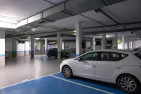 Azz Asturias Langrehotel & Spa - parking