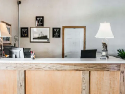 Econo Lodge & Suites Hotels in Cascade