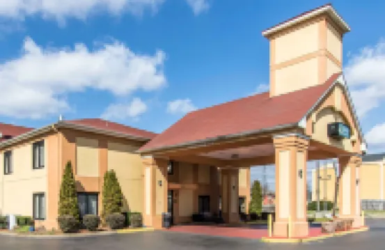 Quality Inn & Suites Memphis East Hotels in Memphis