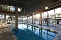 Best Western Plus Kelowna Hotel & Suites - Pool
