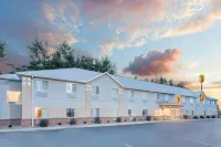 Super 8 by Wyndham Seville Hotel a Medina County