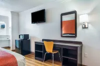 Motel 6 Marshall, TX