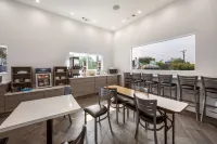 ريد لايون إن آند سويتس جرانتس باس فنادق في غرانتس كارد