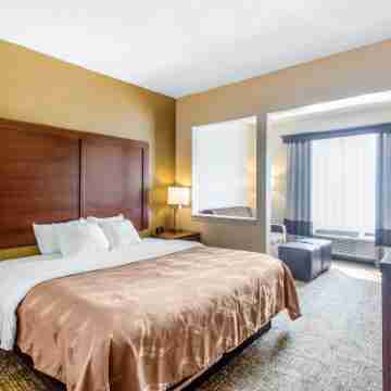 Quality Suites Rooms