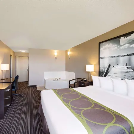 Super 8 by Wyndham Kapuskasing