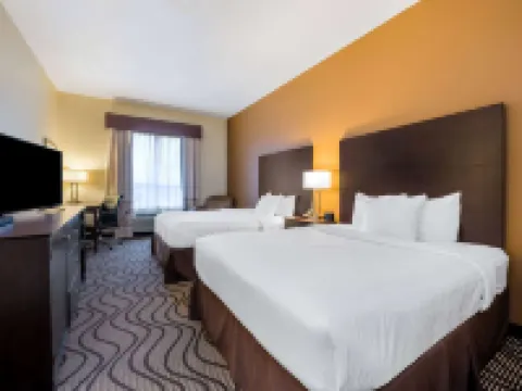La Quinta Inn & Suites by Wyndham Marshall Hotels in Harrison County