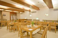 Cambay Sapphire, Gandhinagar Hotel di Aluva