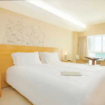 Golden Tulip Macae