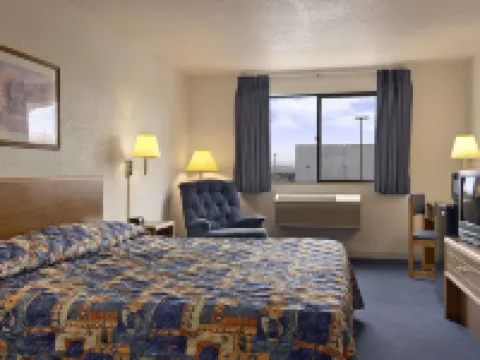 Super 8 by Wyndham the Dalles or Hotels in The Dalles