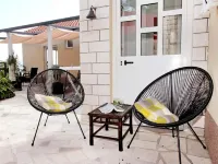 Apartments Viki Hotels in Rogač