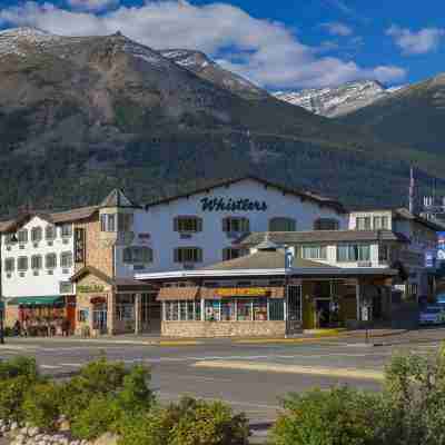 Whistler's Inn Hotel Exterior