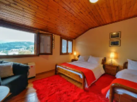 To Balkoni Tis Agorianis Hotels in Eptalofos