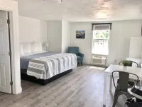 Kingfisher Oceanside Hotels in Dennis Port