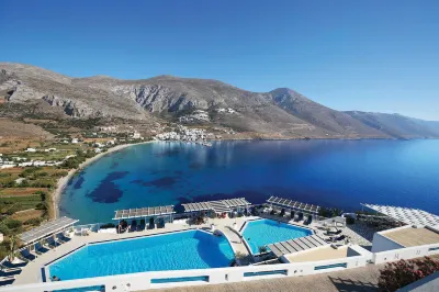 Aegialis Hotel & Spa Hotels in der Nähe von Kambi beach