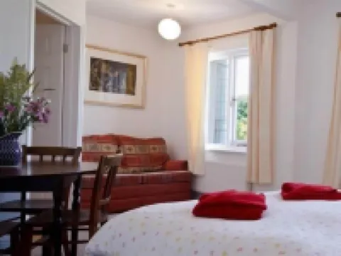 Royal Oak Hotels in Malborough