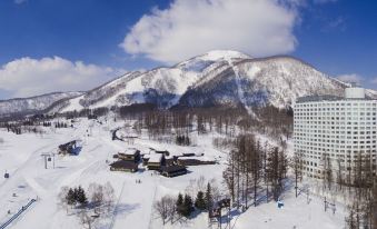 The Green Leaf, Niseko Village