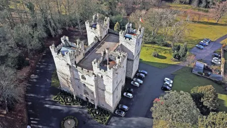 Langley Castle Hotel Отели в г. Хейдон Бридж