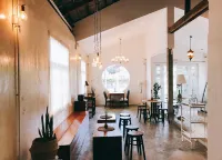Khemjit Cafe' and Bed Hotels in Chaloem Phra Kiat