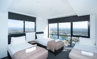 Circle on Cavill - Hosted by Coastal Letting Co.